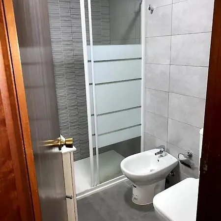 Estacion De Autobuses Y Tren *